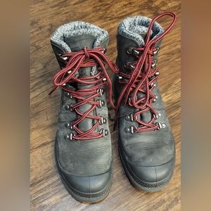 Palladium Pallabrouse Hiker Chukka Boots Black, Red Laces Size 6